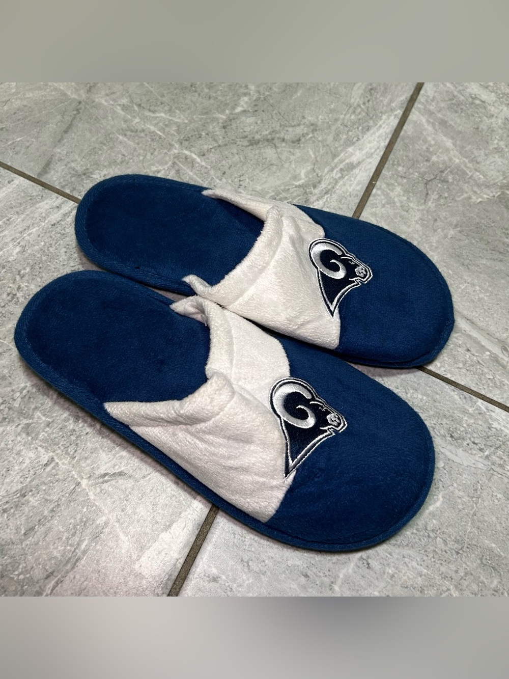 Los Angeles Rams NFL Youth XL 7-8 Plush Slippers NWT